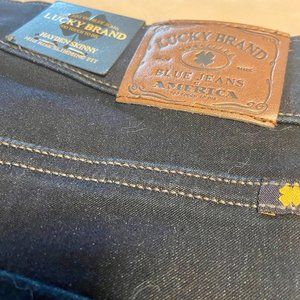 NWT! Lucky Brand Jeans. Style Del Mar Beach. Dark Wash. Size 28 Ankle Free Ship!
